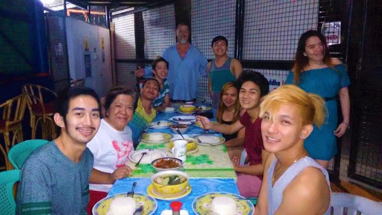 Happy Buddha Inn Puerto Galera Exterior photo